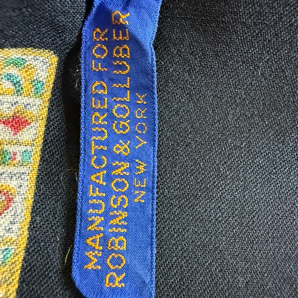 Vintage Hand-Printed Swiss 🇨🇭 Wool Scarf by Robinson & Golluber - 31" x 31" - Picture 6 of 11